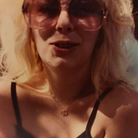 Meet your Posher, Karen - Picture 1 of 1